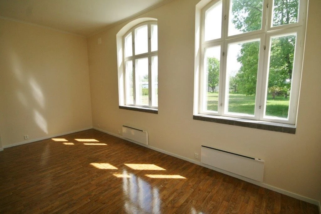 Stue mot hage Galleribilde