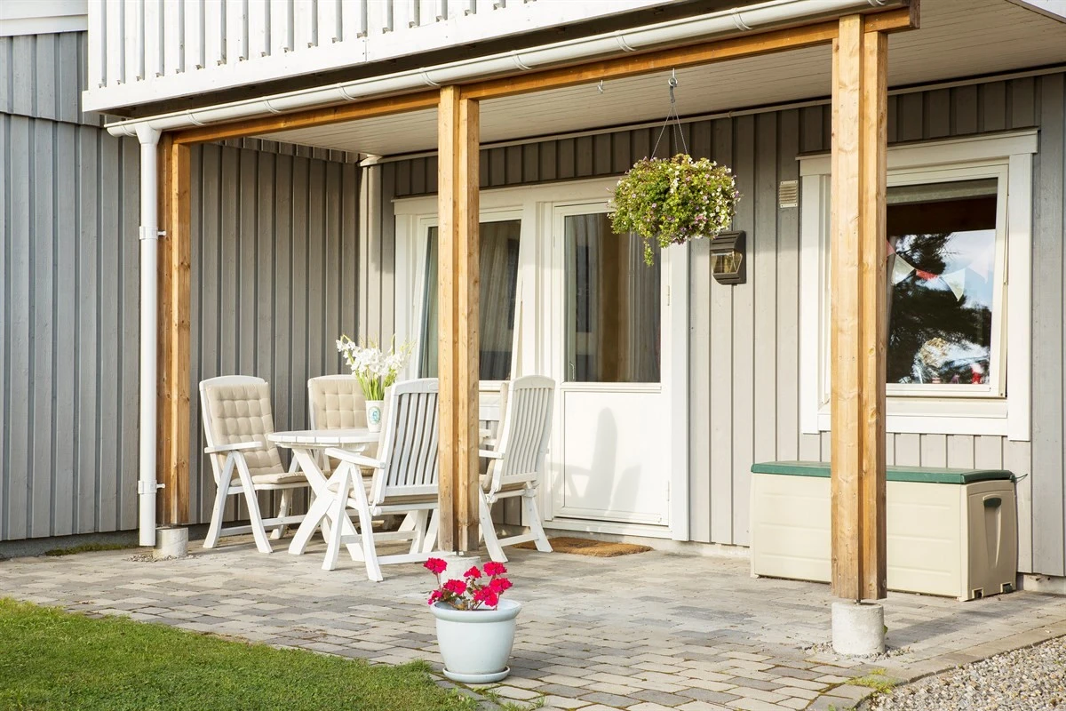 Utgang fra soverom 2 til koselig uteplass Galleribilde