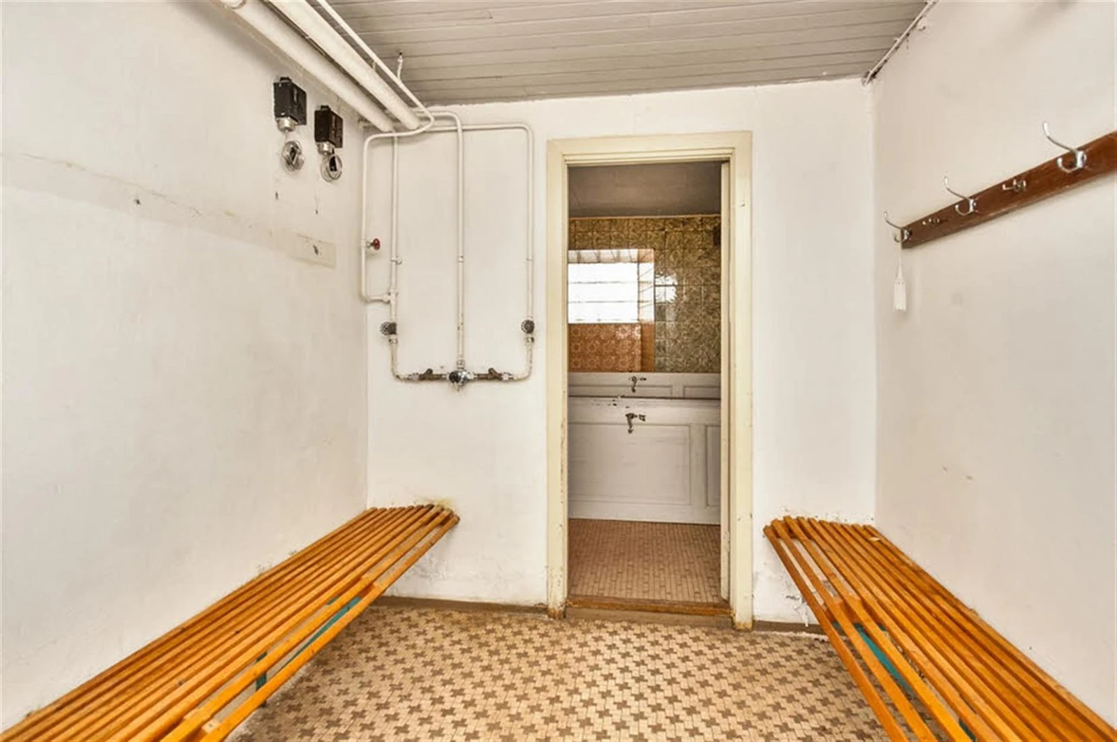 Garderobe i skolebygg Galleribilde