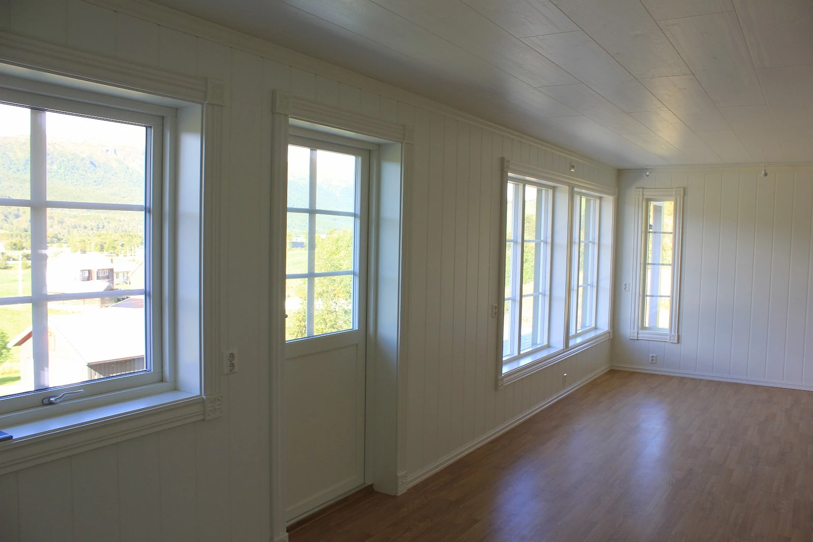 Stue mot veranda Galleribilde