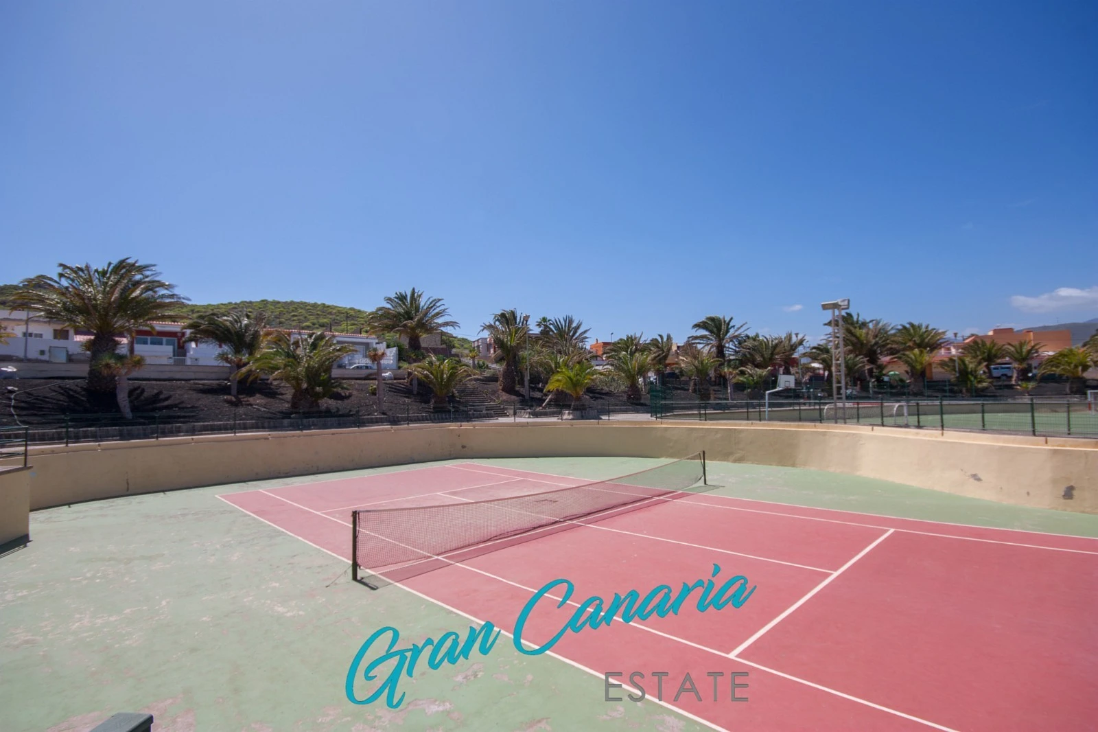 Tennisbane (kun 1 minutt gange) Galleribilde