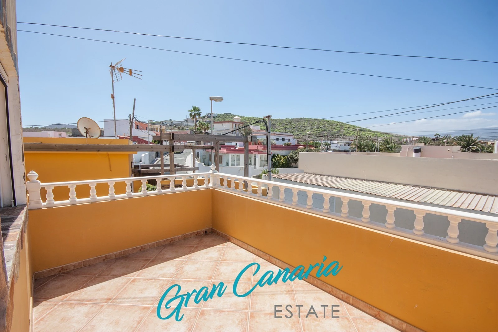 Alle soverom har terrasse tilsvarende denne. Avbildet terrasse tilhører soverom 3. Galleribilde