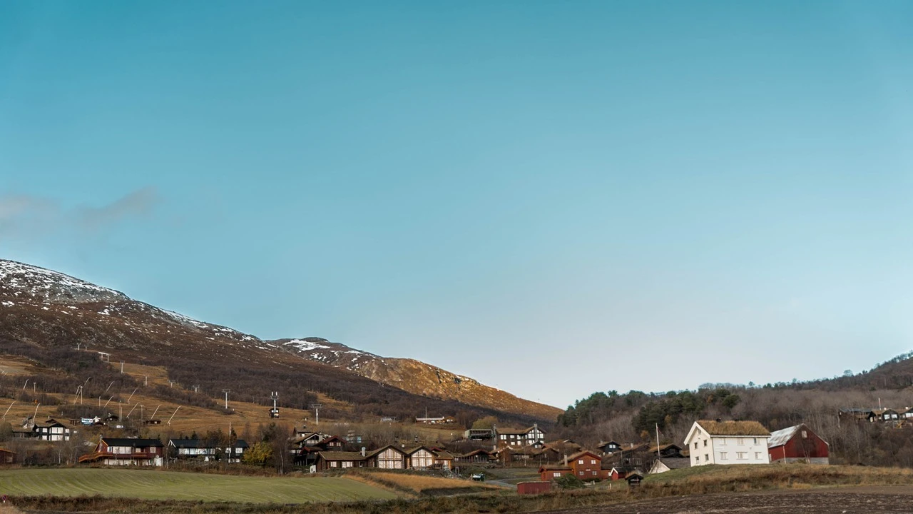 Med beliggenhet i Vangslia blir eiendommen et godt utgangspunkt for både alpintkjøring, langrennsturer og fjellturer Galleribilde