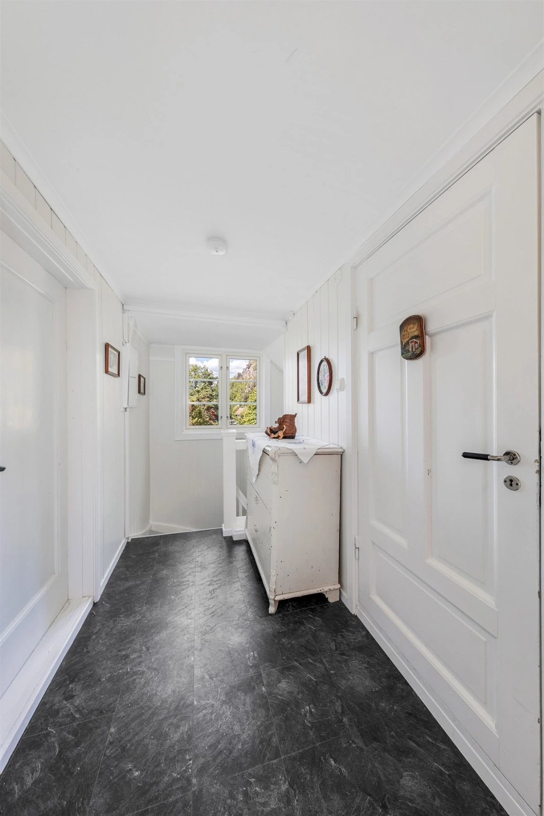 Gang i 2. etasje. Galleribilde