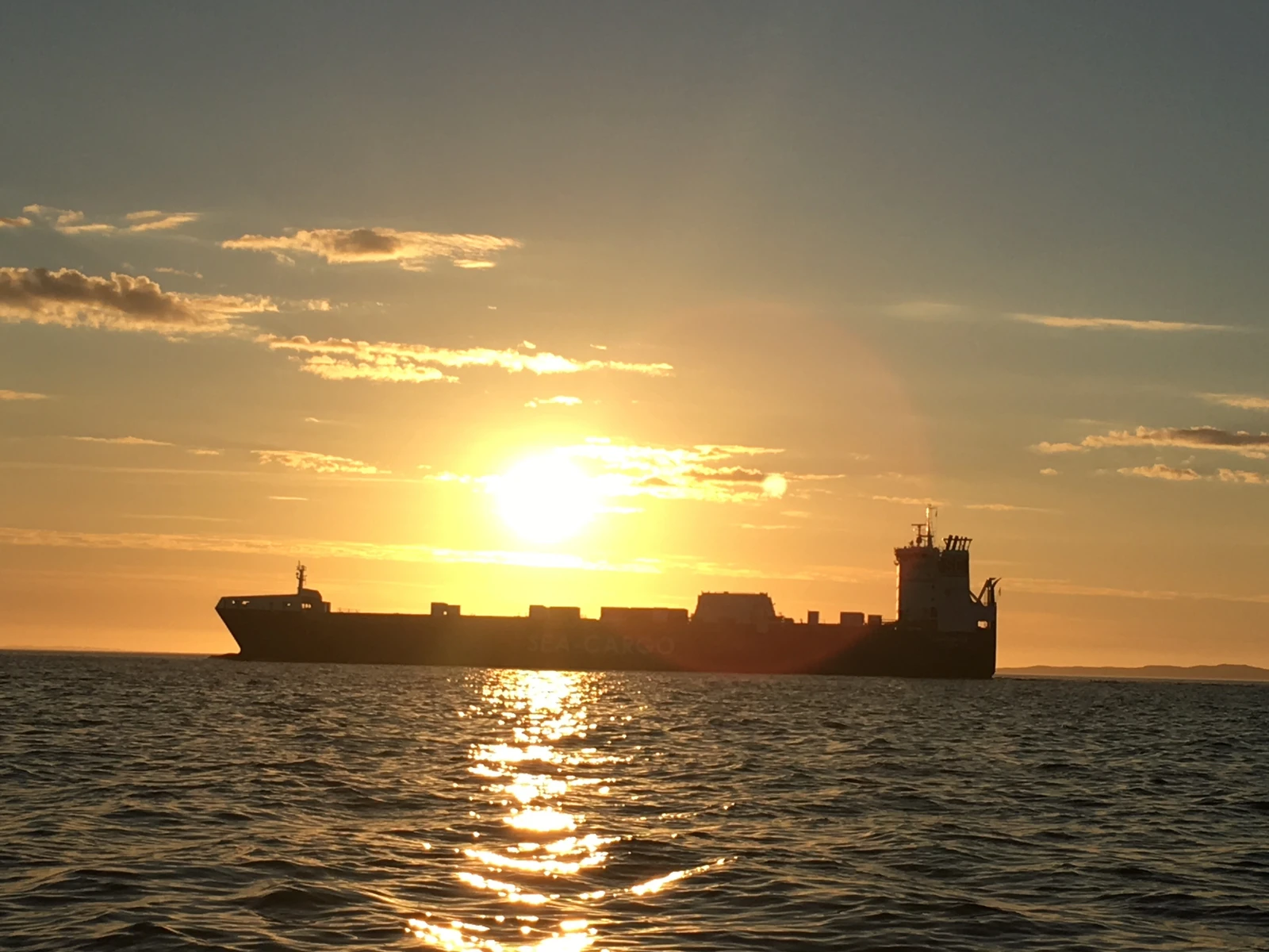 Mye skipstrafikk i Trondheimsleia, spesielt når det gjelder cruisetrafikk i sommerhalvåret. Galleribilde