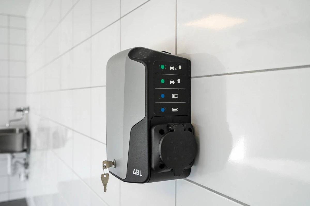 Elbillader! Galleribilde