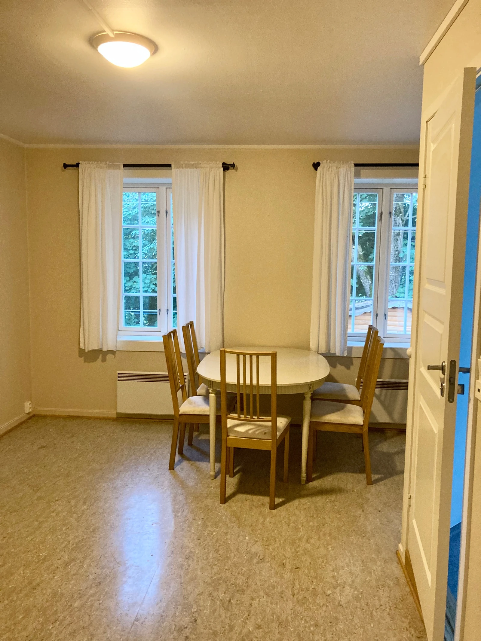 Hovedstue, nå blåmalt Galleribilde