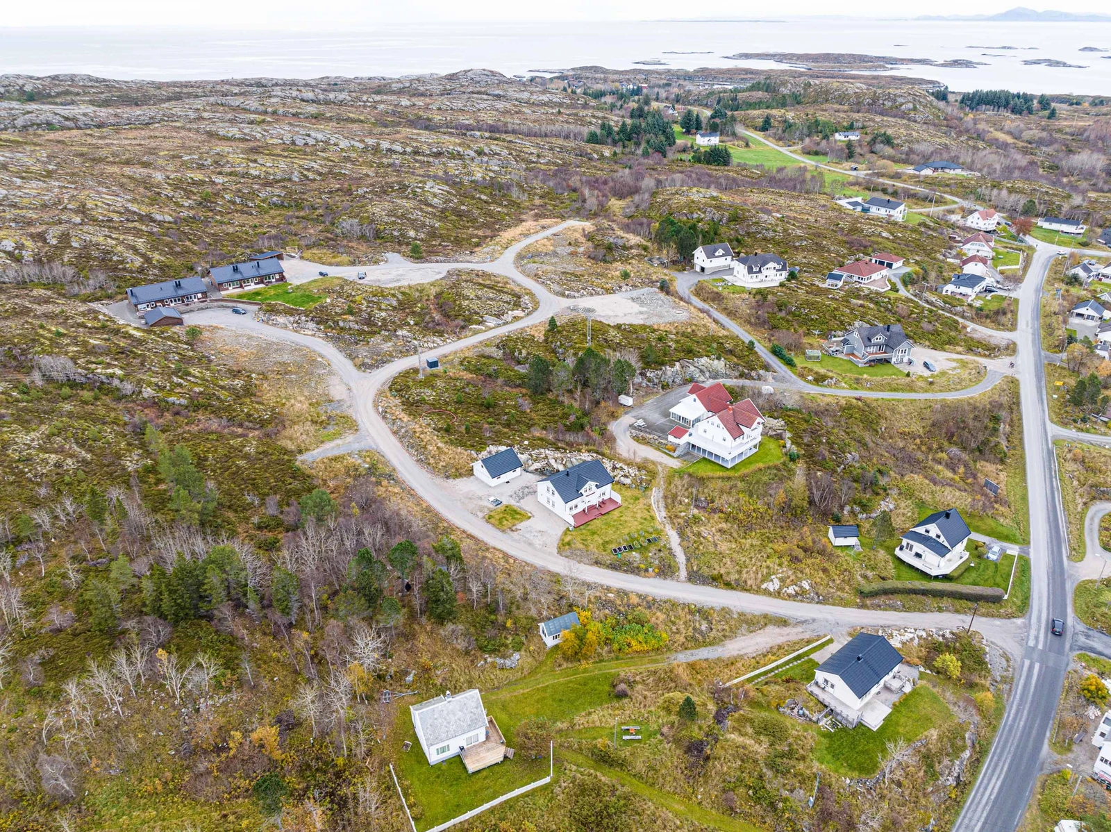 Området har opparbeidet infrastruktur, med et eget veilag som står for drift og vedlikehold av vegarealet Galleribilde