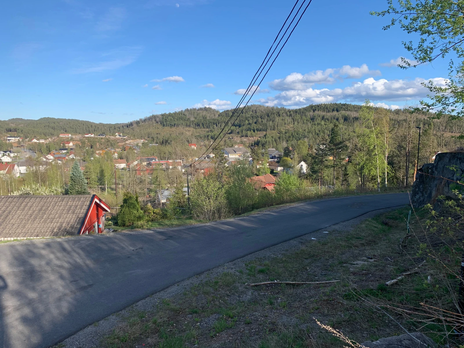 Utsikt fra de nederste tomtene mot sentrum (Djuptjennhaugen) Galleribilde