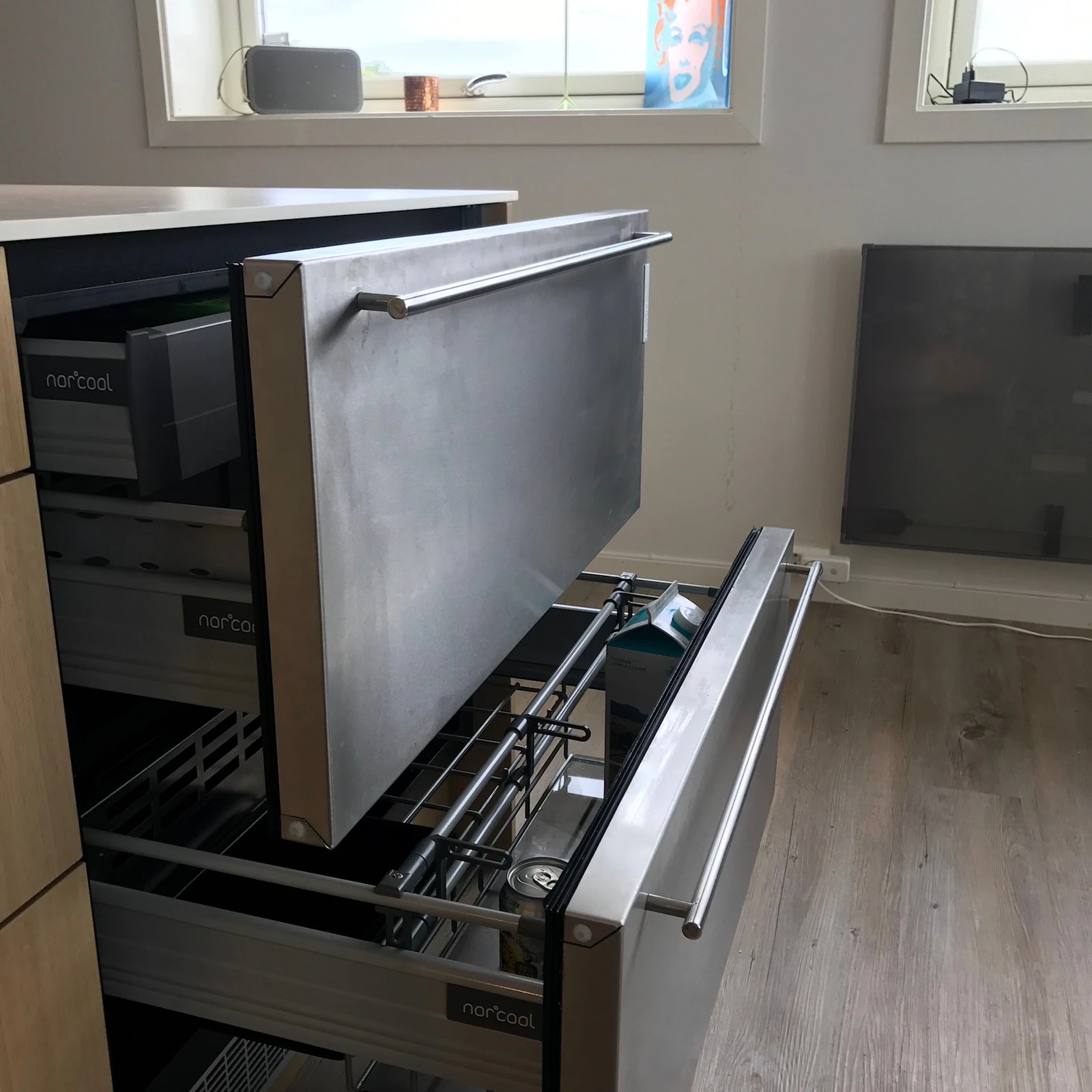 Kjøleskuffer. I tillegg er det kjøleskap og fryseboks tilgjengelig Galleribilde