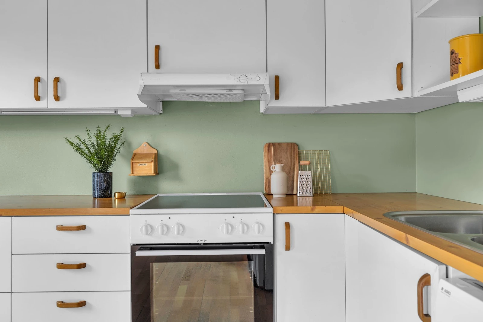 God skap- og benkeplass Galleribilde