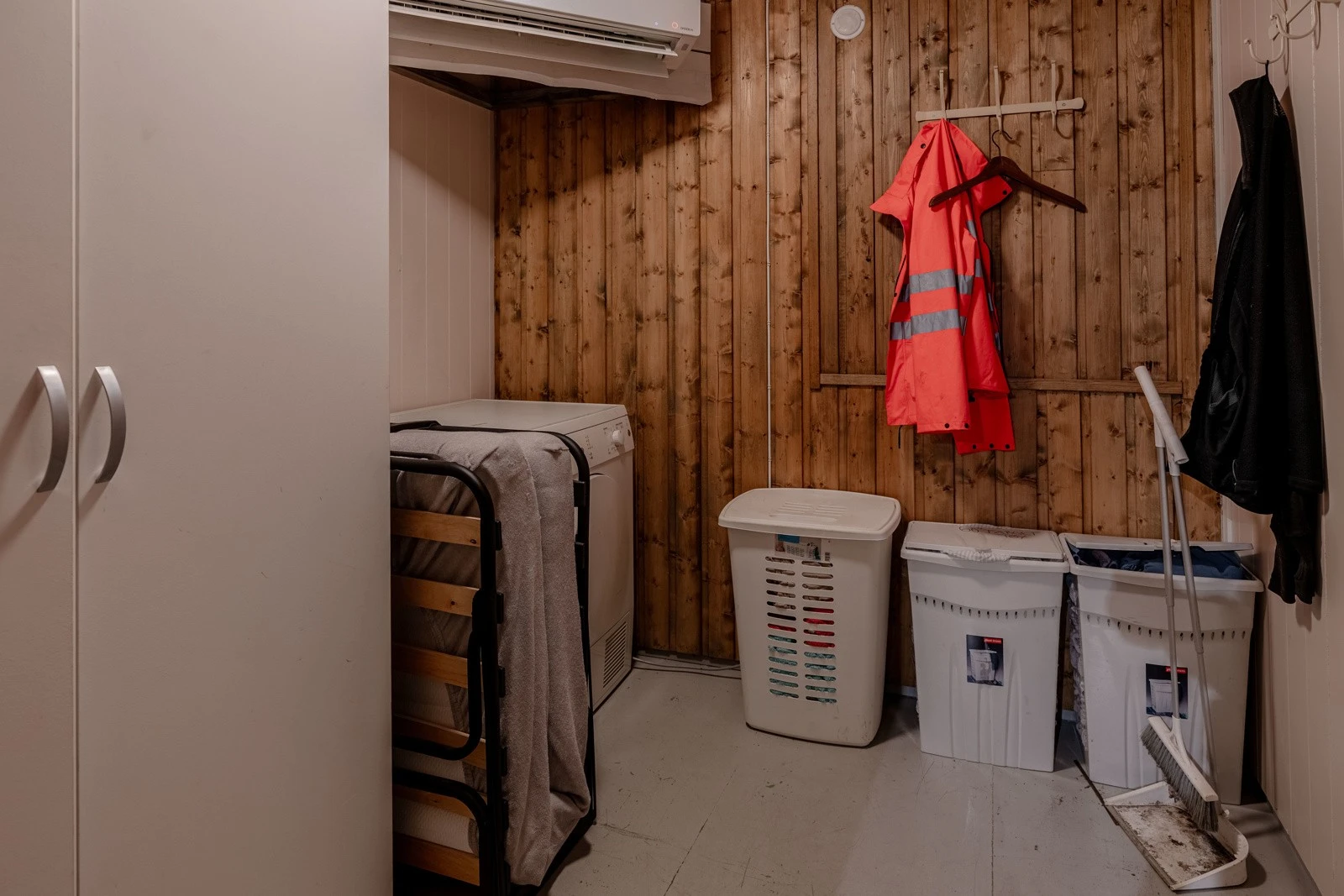 I tillegg har du dette praktiske kontoret i 1. plan Galleribilde