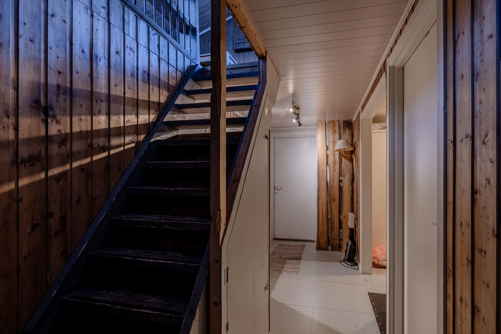 Trappegang opp til 2. etasje Galleribilde