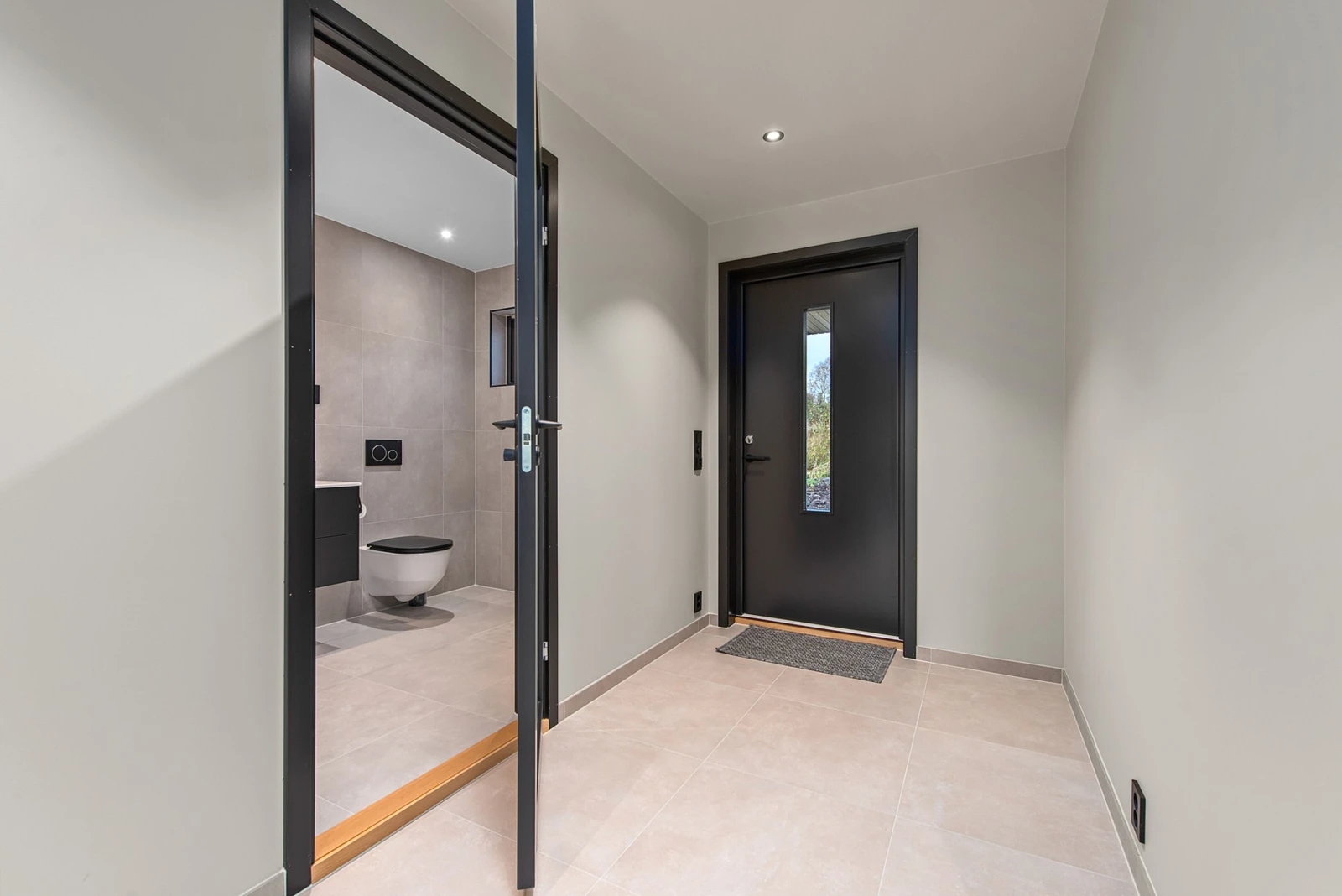 Entre/gang på ca. 13 kvm. Galleribilde