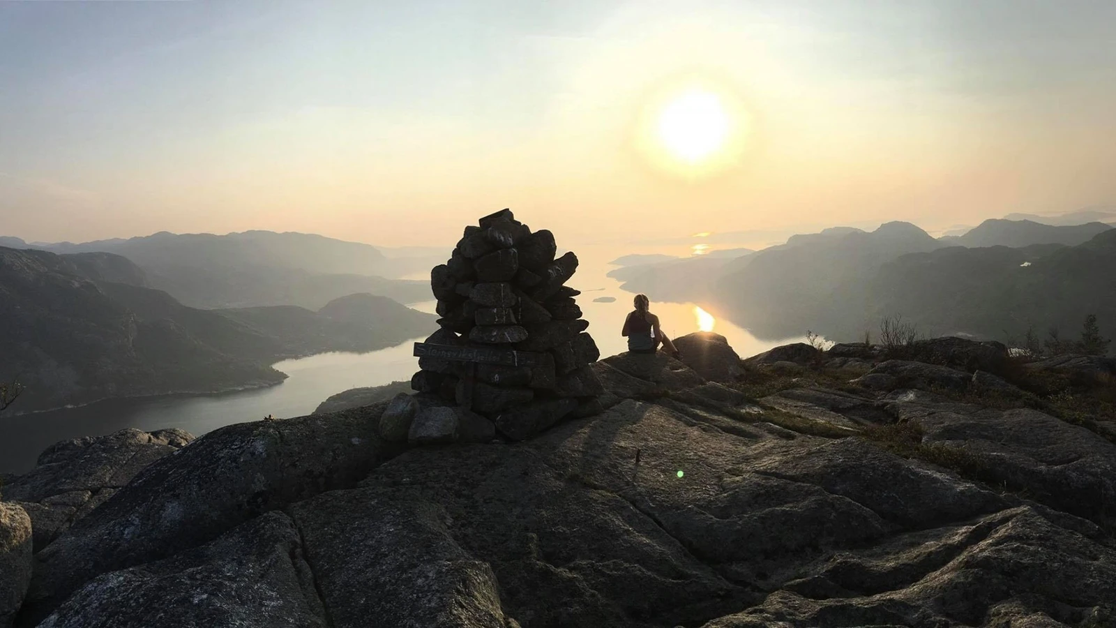 Unike turmuligheter året rundt.Her ligge den ene toppen etter den andre. Steinsviksfjellet i Årdal Galleribilde