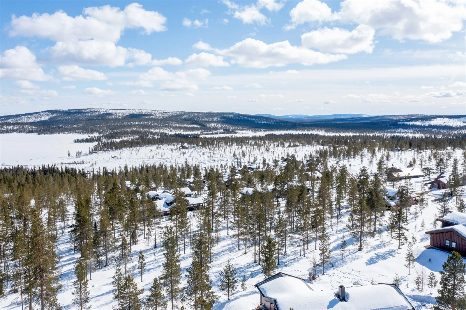 Mastefoto fra tomt 324 med utsikt til Eltsjøen. Galleribilde