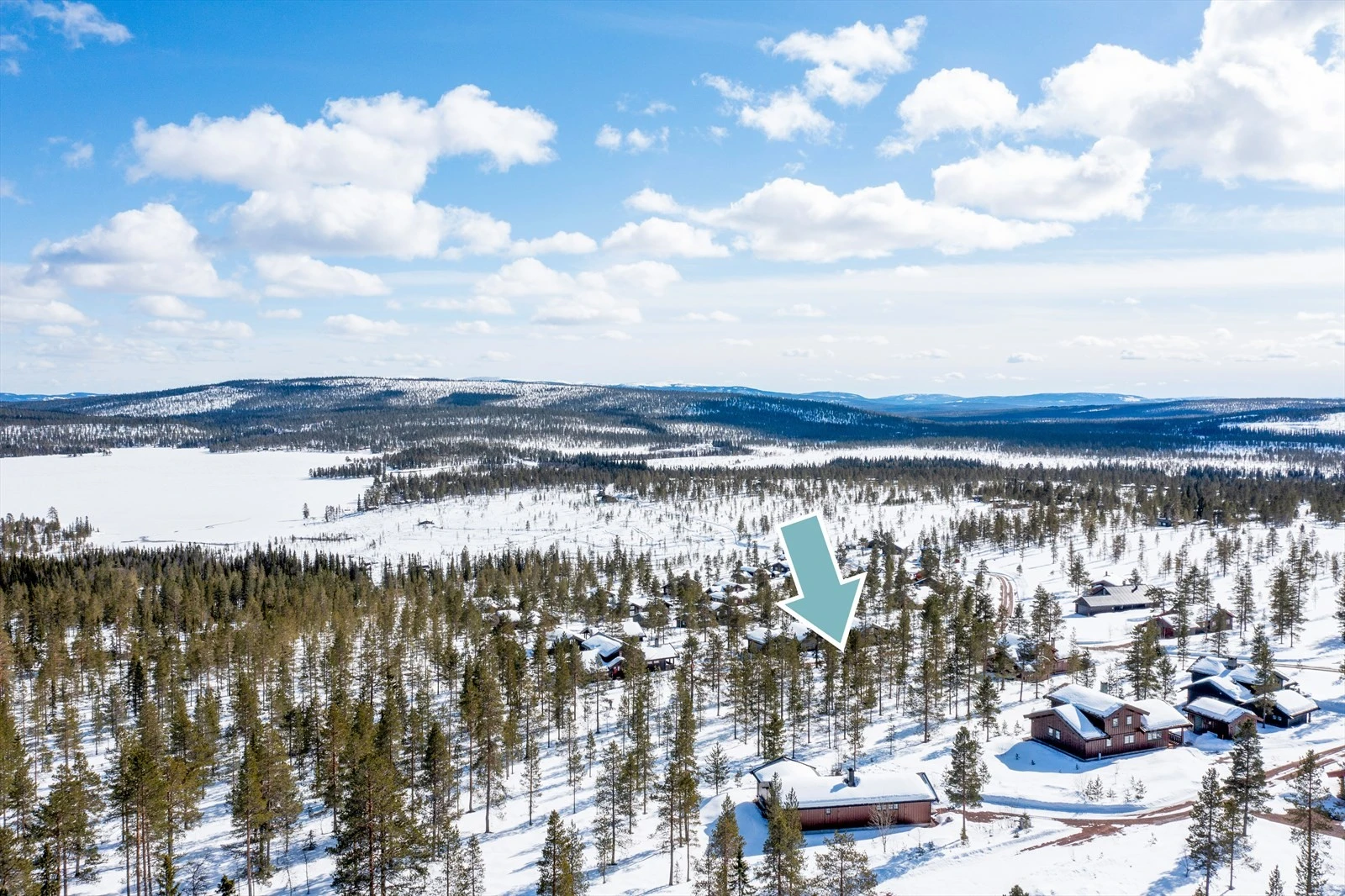 Dronefoto fra tomt 324 med utsikt til Eltsjøen Galleribilde