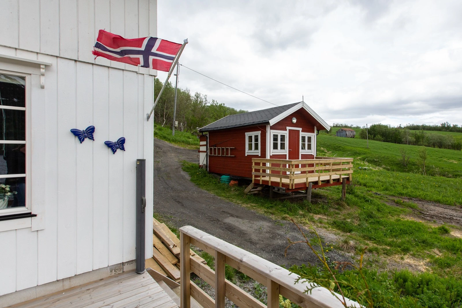 Anneks ved siden av hytta Galleribilde