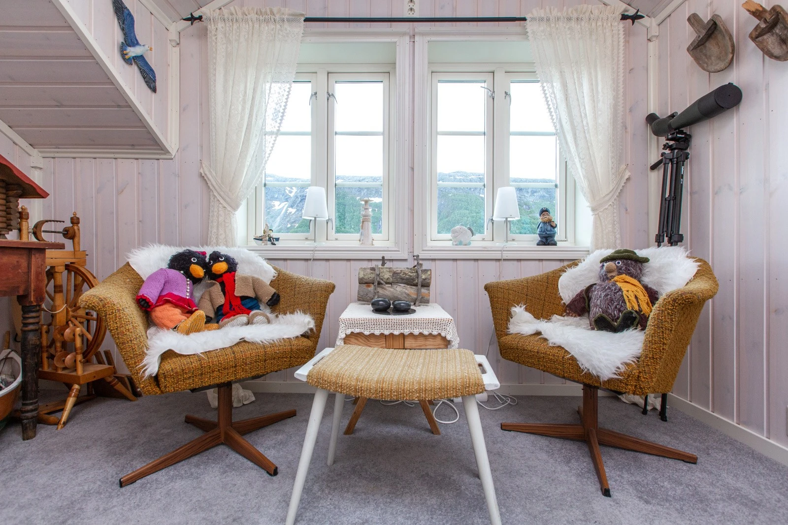 Loftstue med koselige detaljer Galleribilde