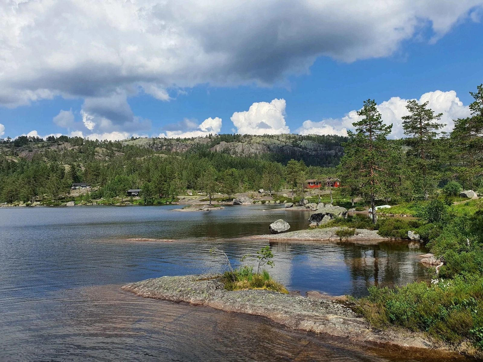 Godt med en dukkert her på varme sommerdager! Galleribilde