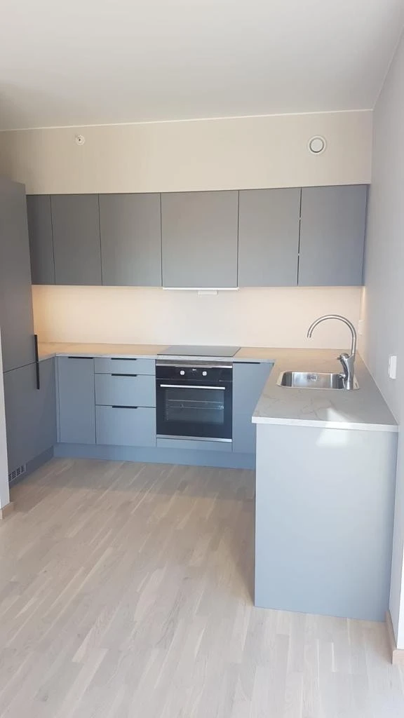 Kjøkken med integrerte hvitevarer Galleribilde