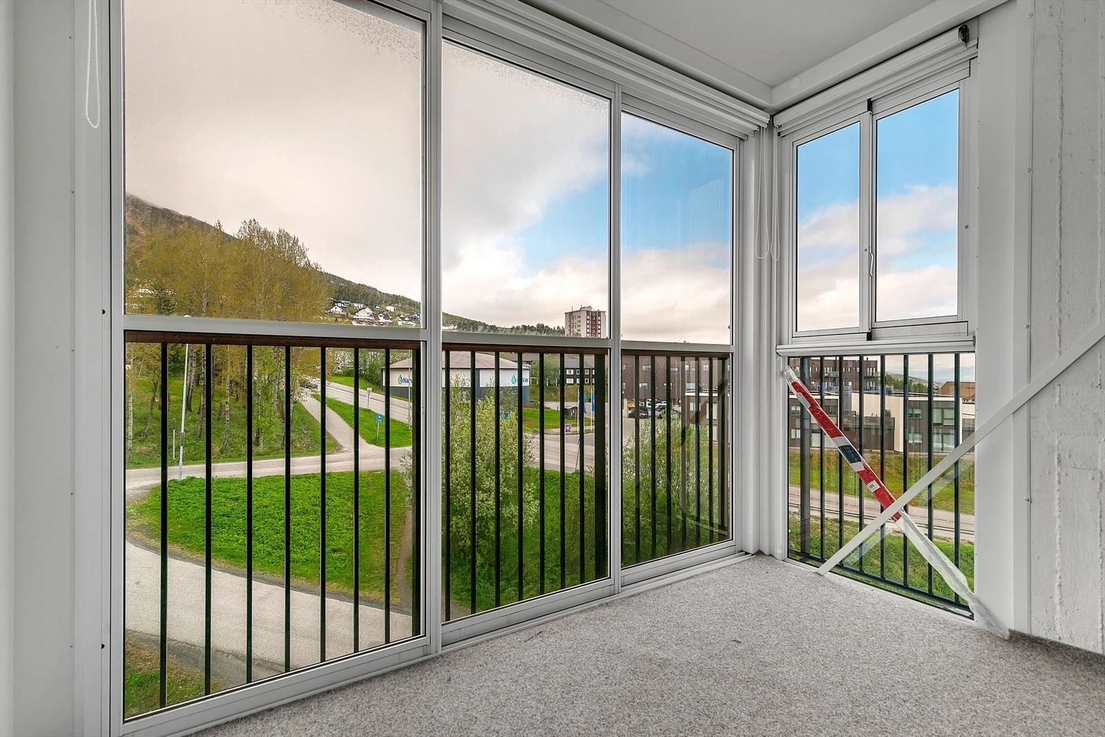 Innglasset balkong. Galleribilde