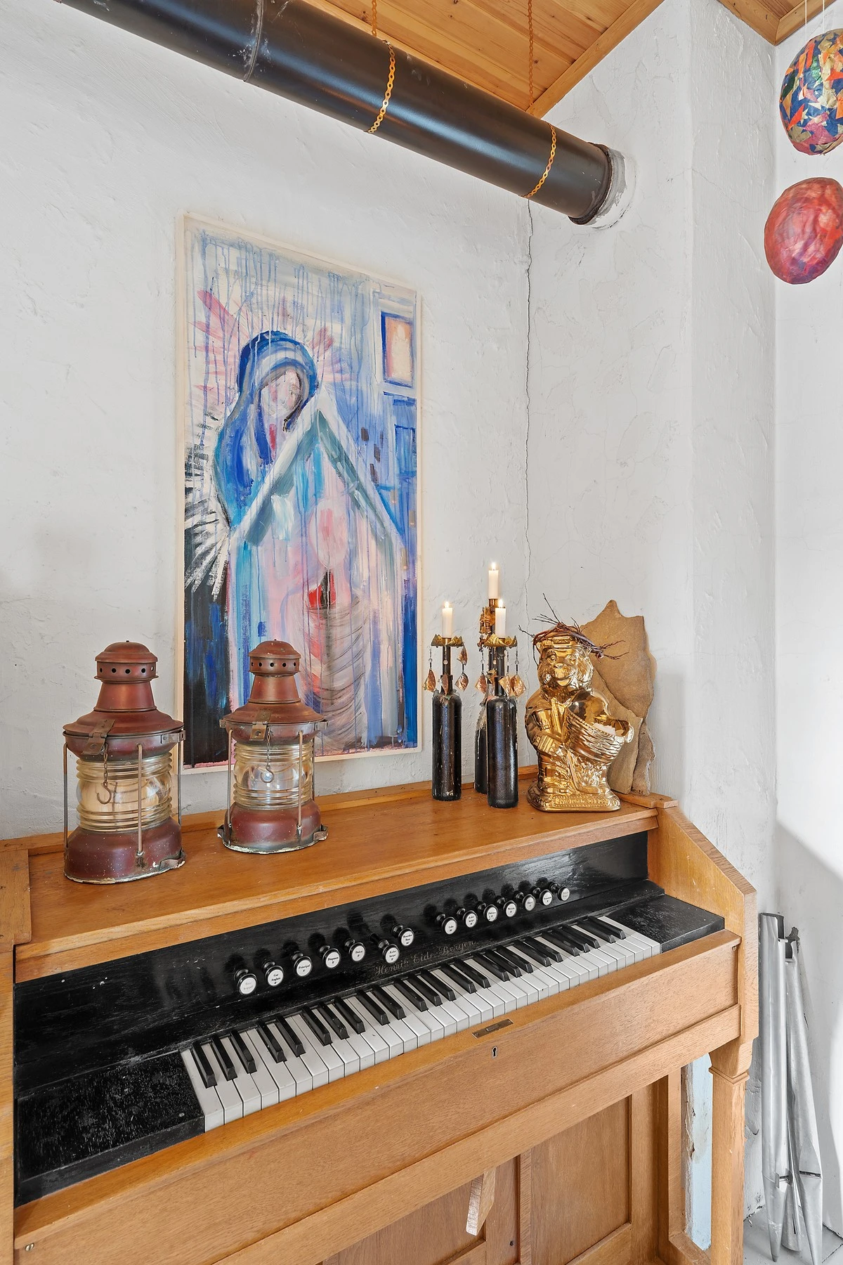 Orgel fra skoletiden medfølger Galleribilde