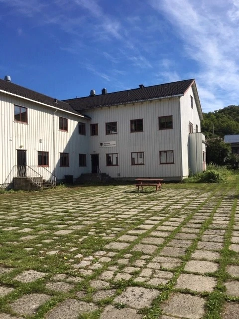 Skolebygningen Galleribilde