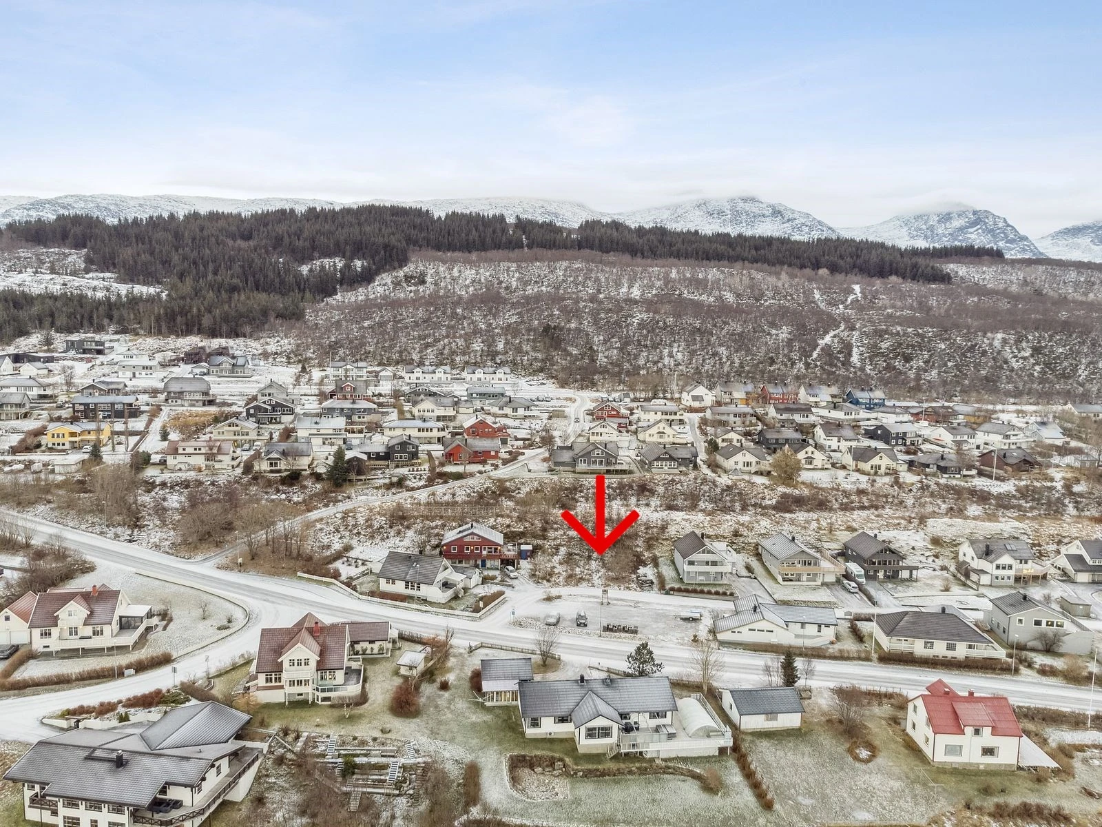 Som kjøper får du muligheten til å tilpasse boligen etter egne ønsker og behov (endringer/tilvalg), der du eksempelvis kan velge andre materialer, farger og løsninger som reflekterer din egen personlige stil. Galleribilde