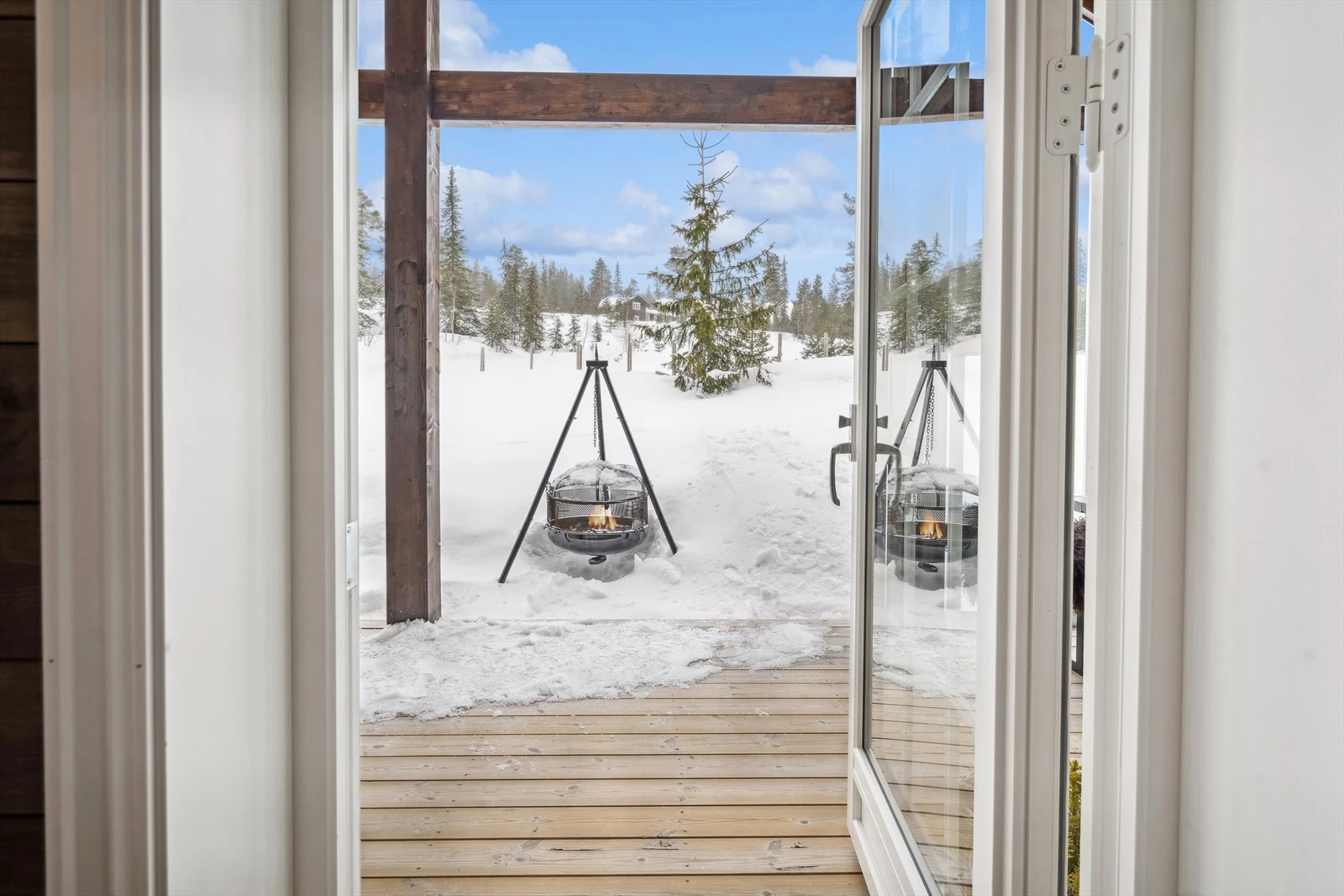 Fra stuen er det utgang til terrassen Galleribilde