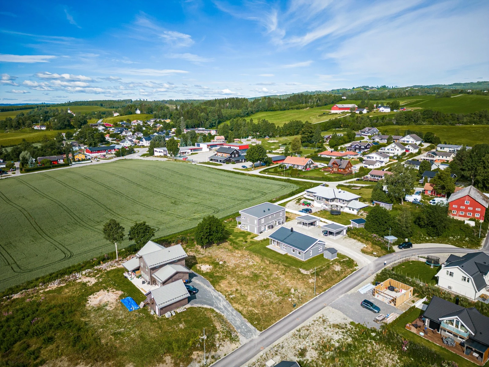 Det er etablert snarvei fra Lundbergvegen til skole, barnehage og bussholdeplass via Veldromsvegen Galleribilde