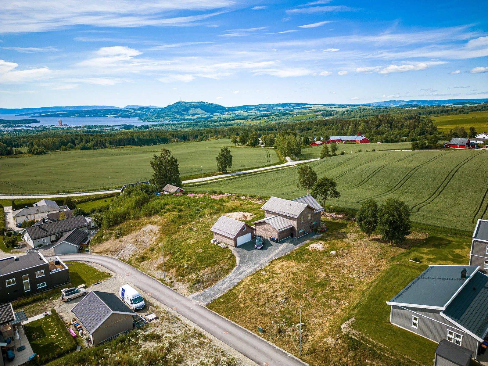 Bussholdeplass i gangavstand til tomten Galleribilde