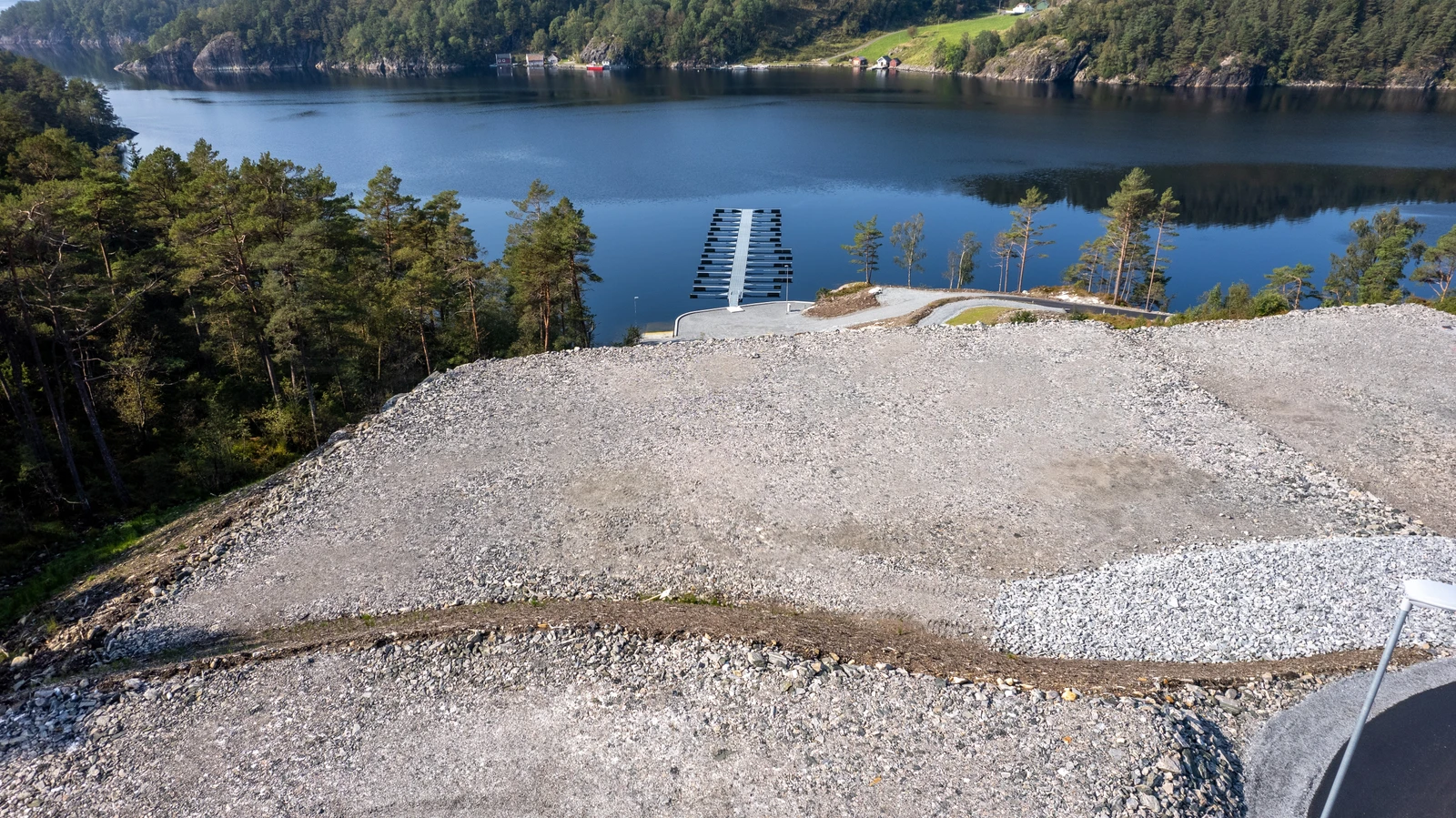 Tomt 28
Tomte Areal: 820m² Pris: 1.030.000.- +
Omkostning: 73 000,- Galleribilde