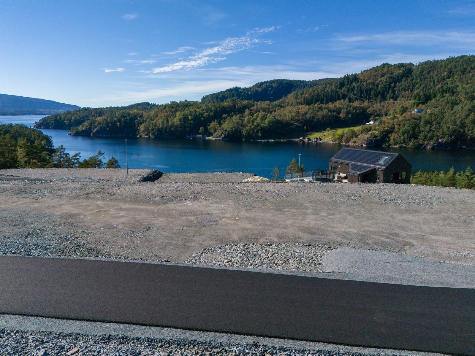 Tomt 24
Tomte Areal: 776m²
Pris: 1.070.000.- +
Omkostning: 74 000,- Galleribilde