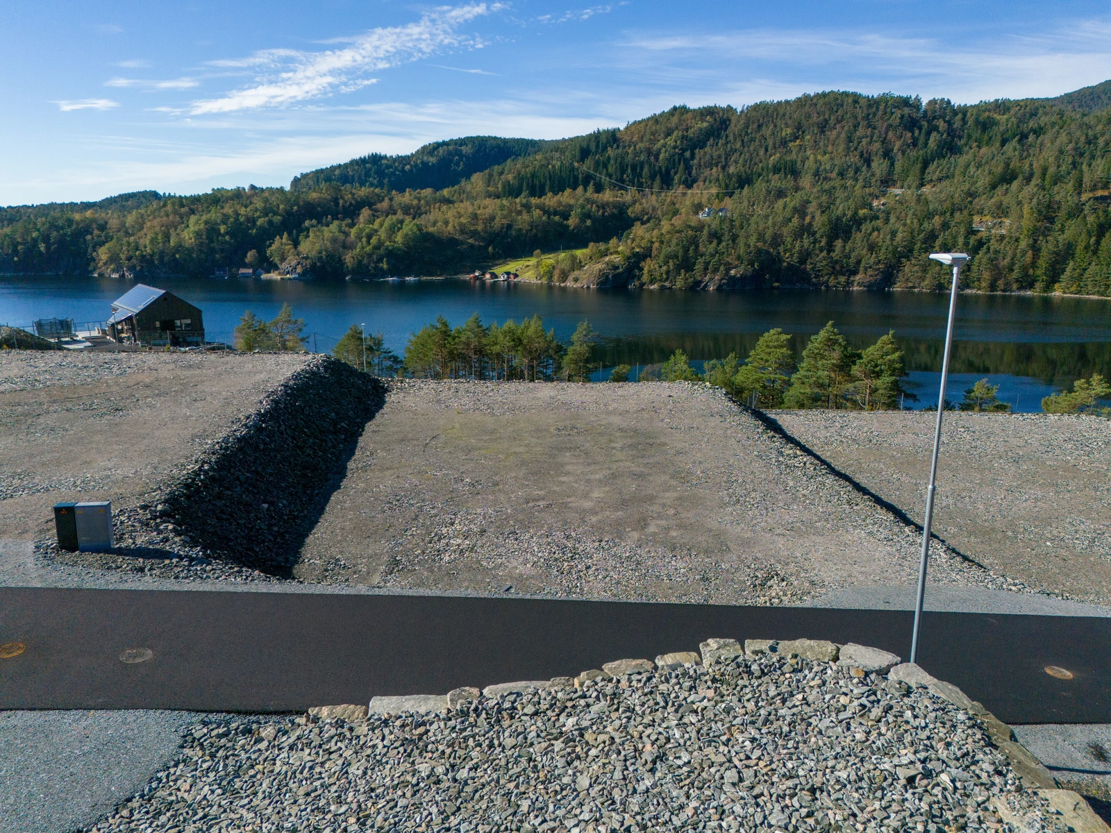 Tomt 15
Tomte Areal: 700m²
Pris: 1.050.000.- +
Omkostning: 73 000,- Galleribilde