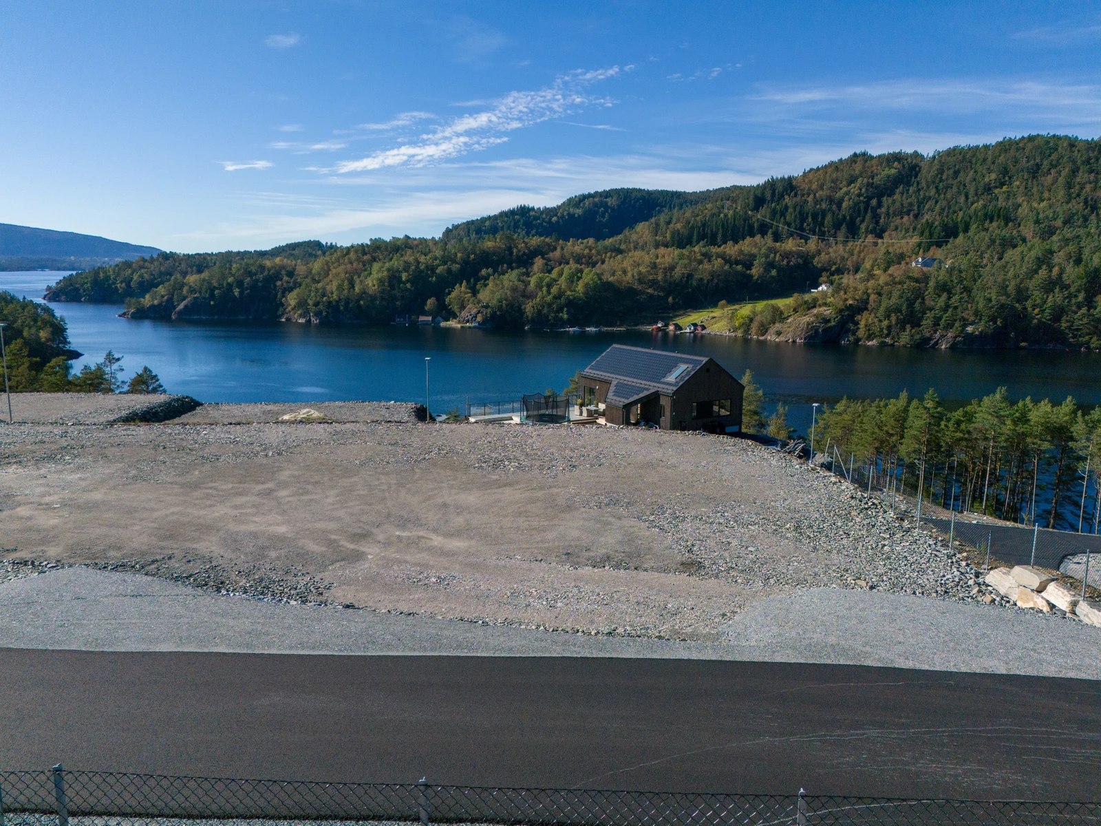 Tomt 23
Tomte Areal: 774m² Pris: 1.070.000,- +
Omkostning: 74 000,- Galleribilde