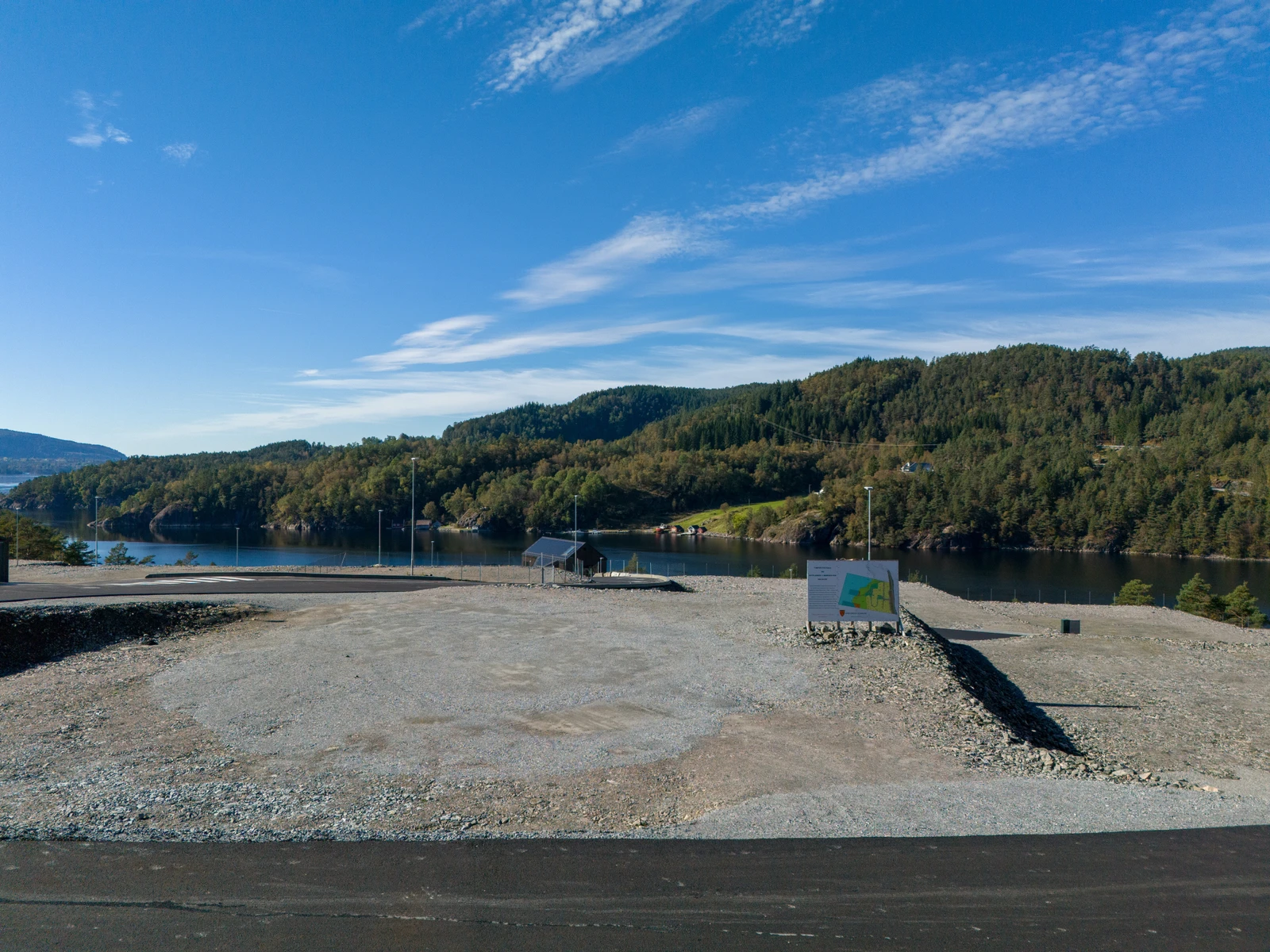 Tomt 7 -Tomte Areal: 494m²
Samlet pris på tomt 7 & tomt 8 - 1.125.000,-
+ omkostninger 75 000,- Galleribilde