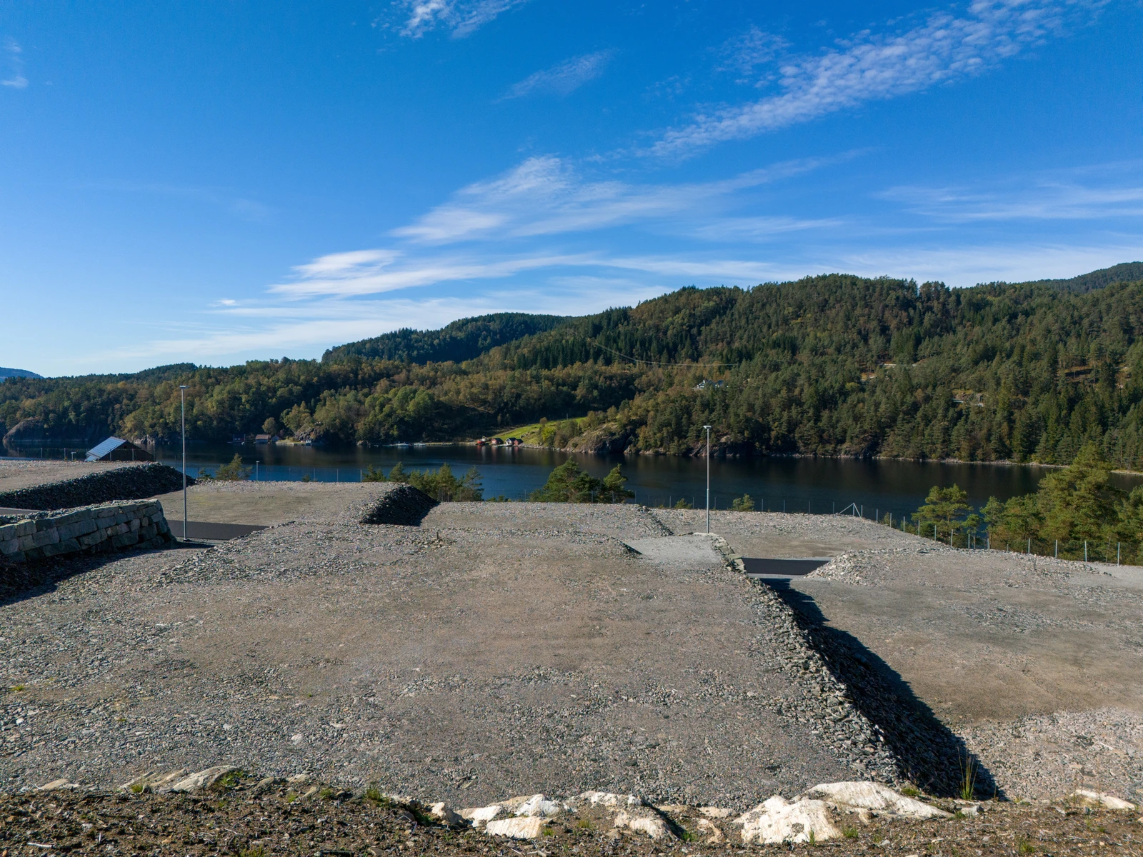 Tomt 3 - Tomte Areal: 455m²
Samlet pris på tomt 3 & tomt 4 - 1.125.000,-
+ omkostninger 75 000,- Galleribilde