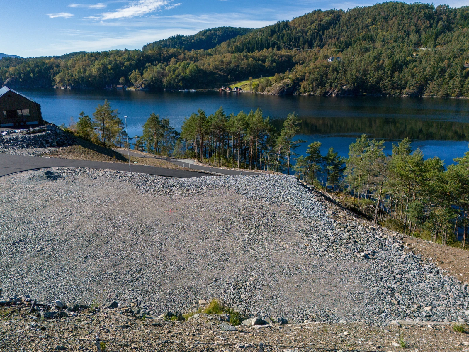 Tomt 21
Tomte Areal: 619m² Pris: 980.000.- +
Omkostning: 72 000,- Galleribilde