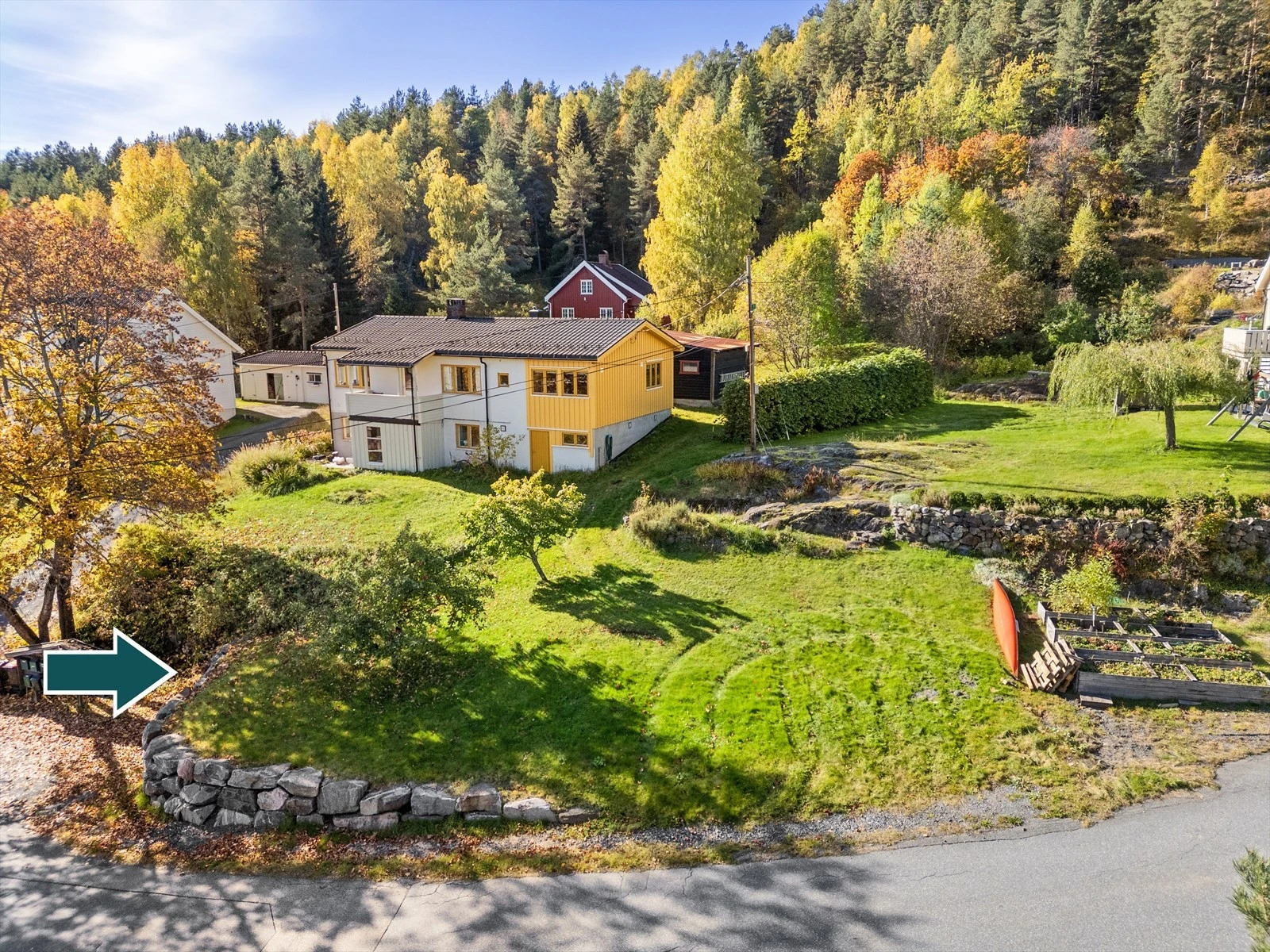 Tomten er skrånende. Galleribilde