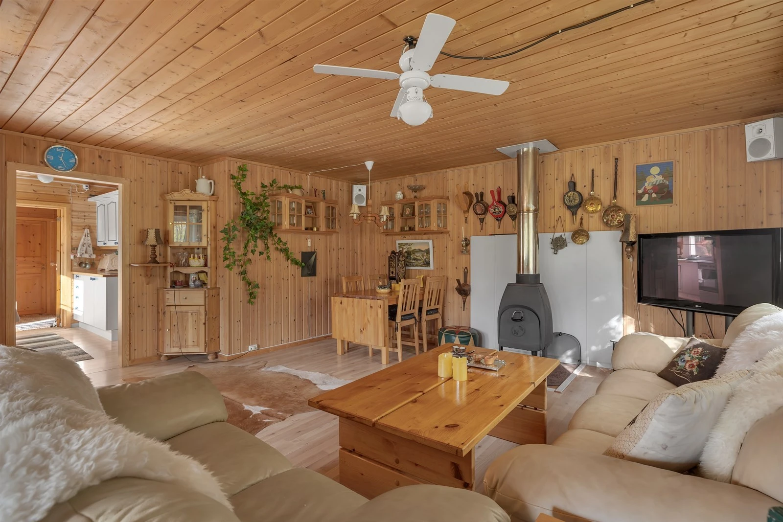 Stue med flere møbleringsmuligheter Galleribilde