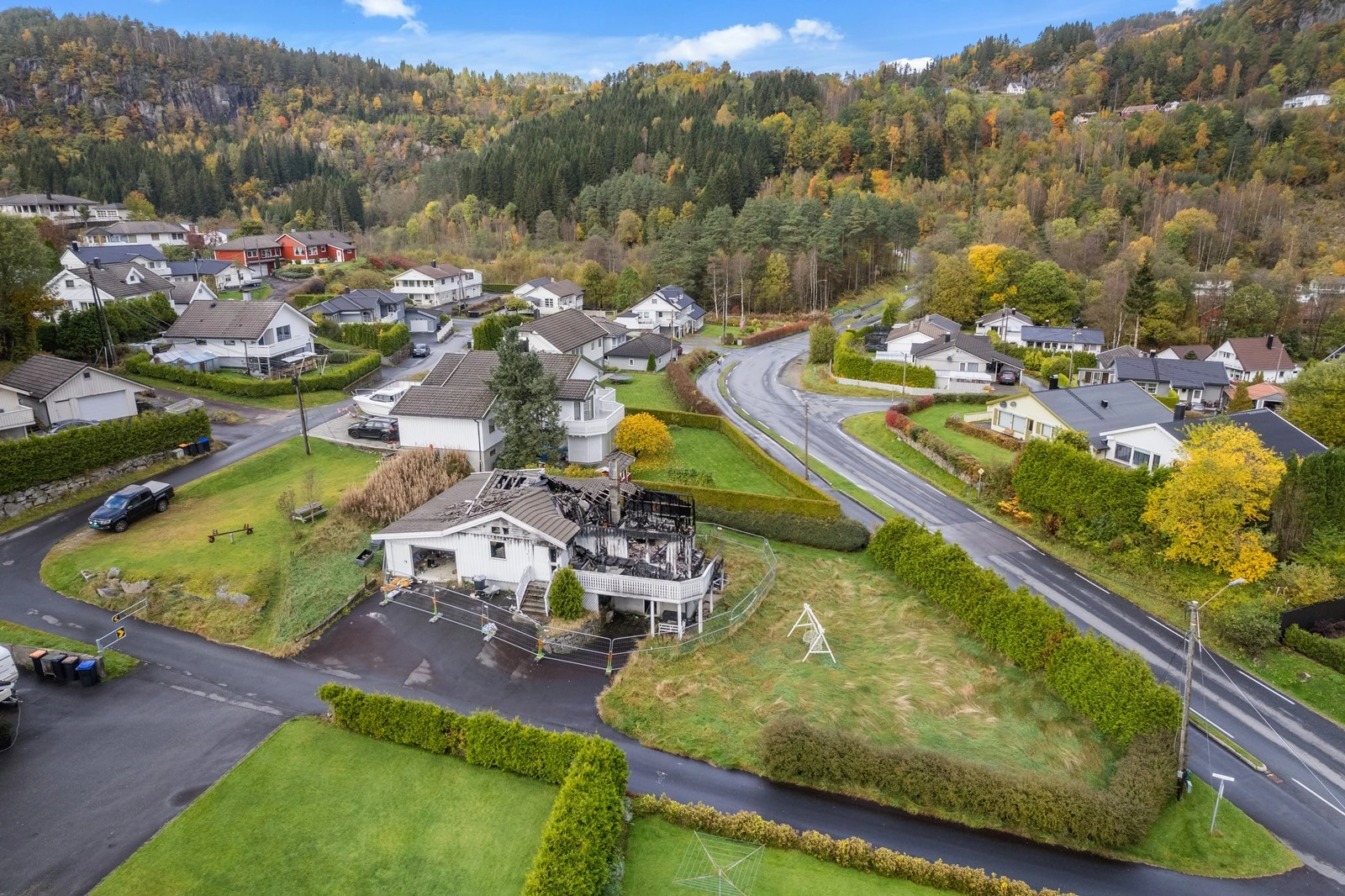 Eiendommen grenser til et friområde og en gangvei. Galleribilde