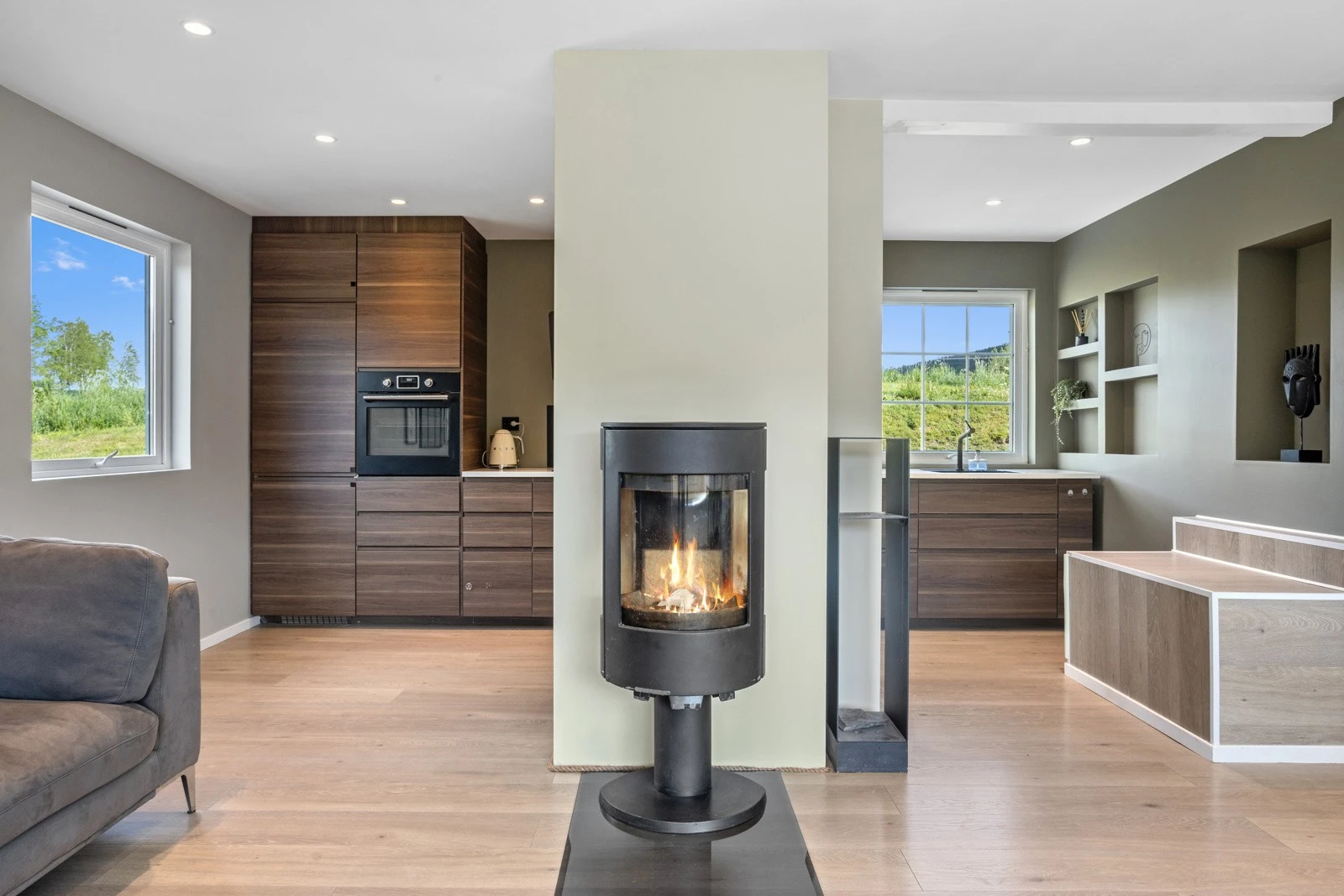 Stue mot kjøkken Galleribilde