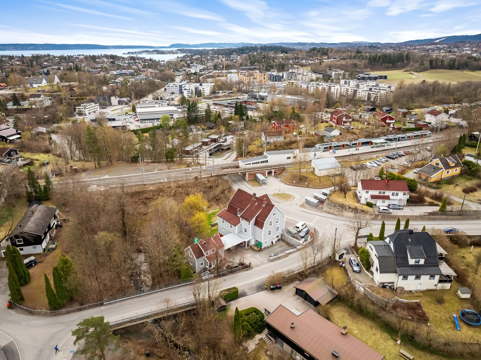 Eiendommen fremstår som et utviklings-/renoveringsobjekt. Galleribilde