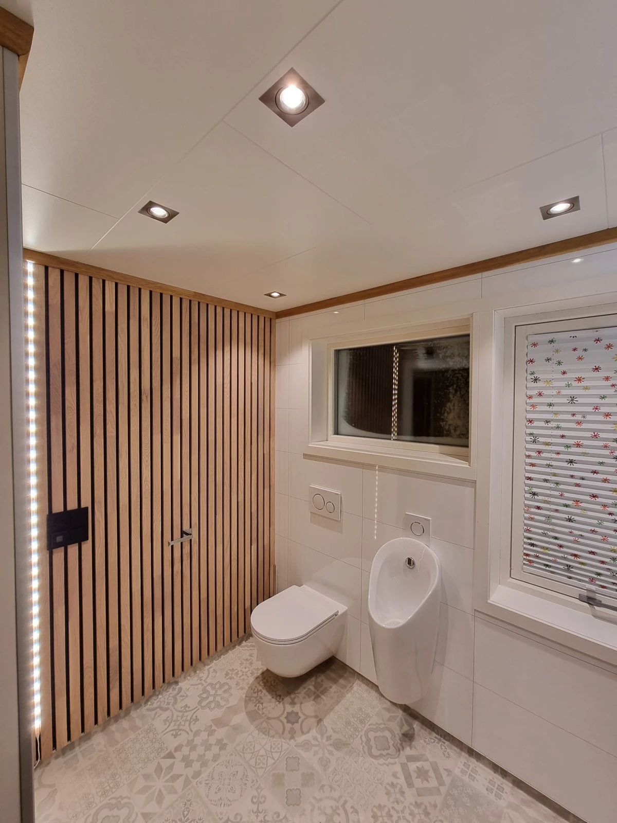 New bathroom 2nd floor Galleribilde