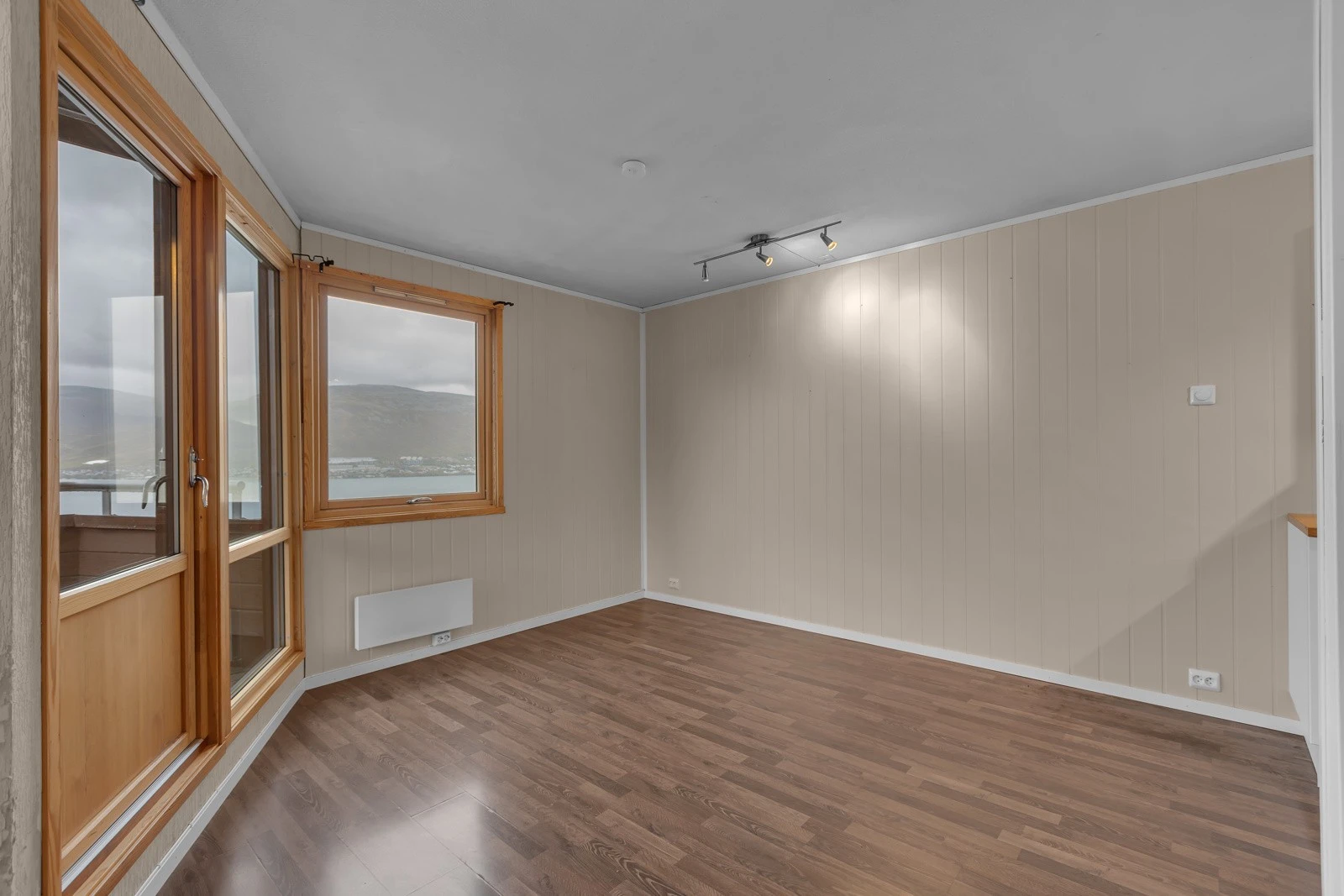 Fra stua går du til balkongen Galleribilde