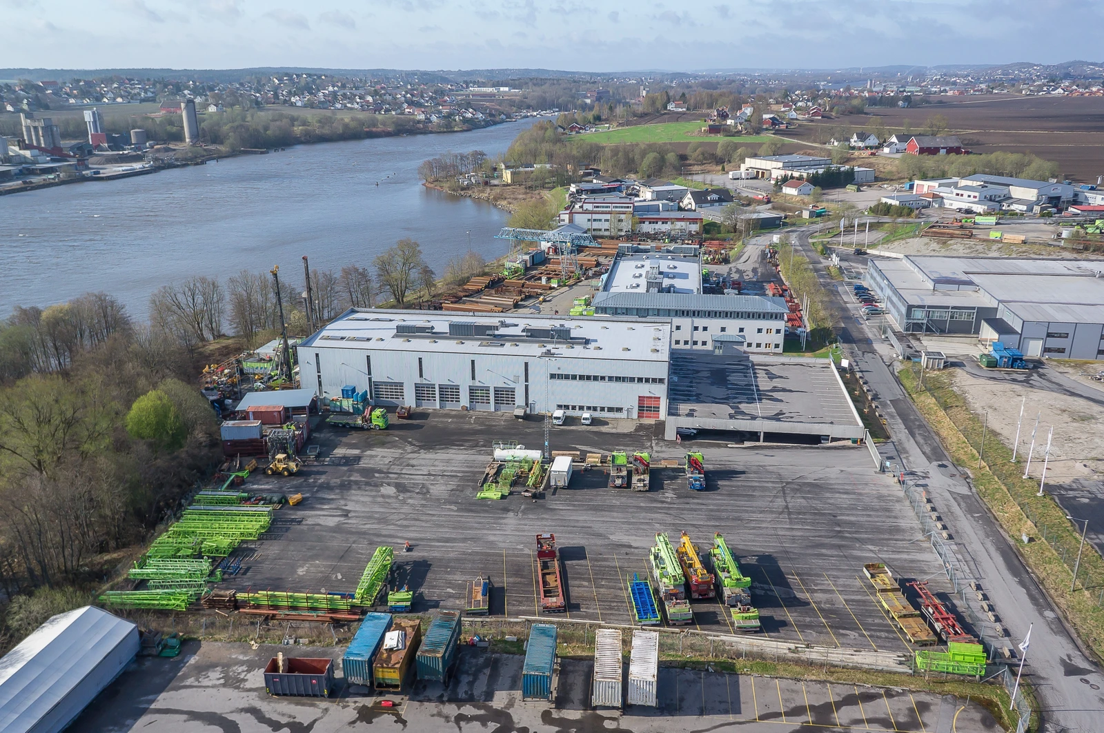 Vallehellene 2, 3-5 og 7-9. Galleribilde