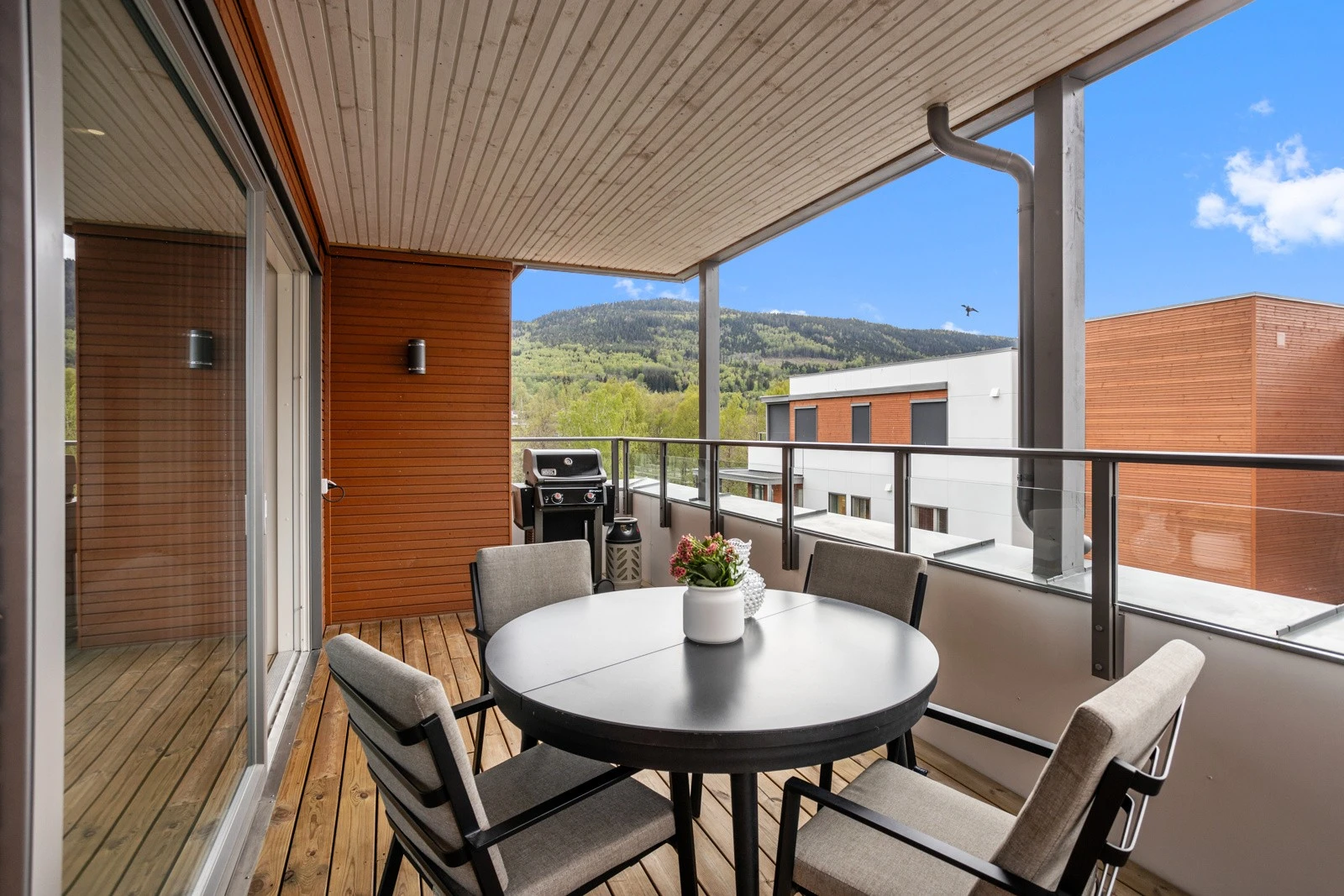 Takterrassen er tilbaketrukket og takoverbygget Galleribilde