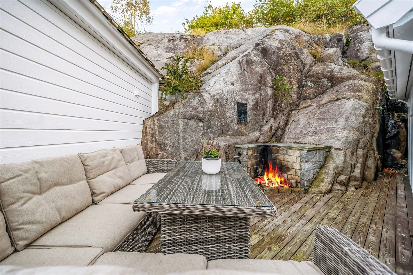 Sjarmerende uteplass! Perfekt for rolige kvelder i naturskjønne omgivelser Galleribilde