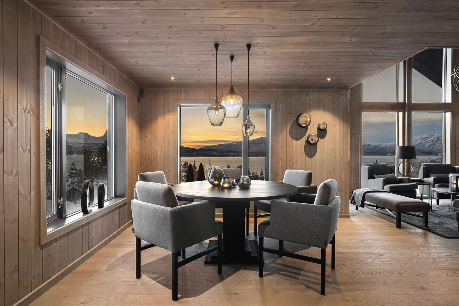 Bilde fra vår visningshytte i Malangen Galleribilde